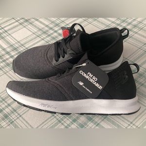 New Balance women's sneakers BNWT size 6.5